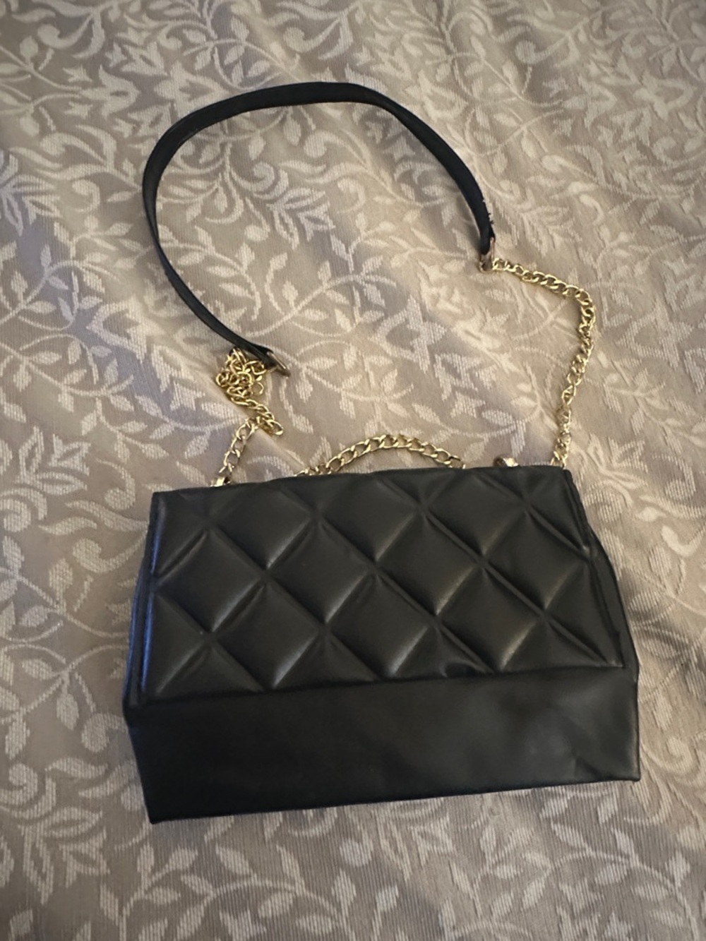 Quilted Black Crossbody Bag with Gold Chain Strap